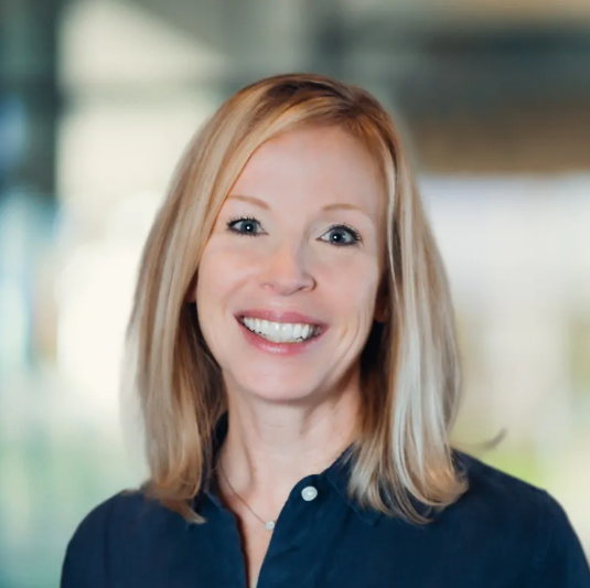 Mindy Heintskill Headshot